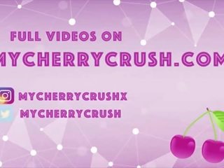 Inviting pantat ejekan di celana dalam perempuan dan onani dengan mainan - cherrycrush